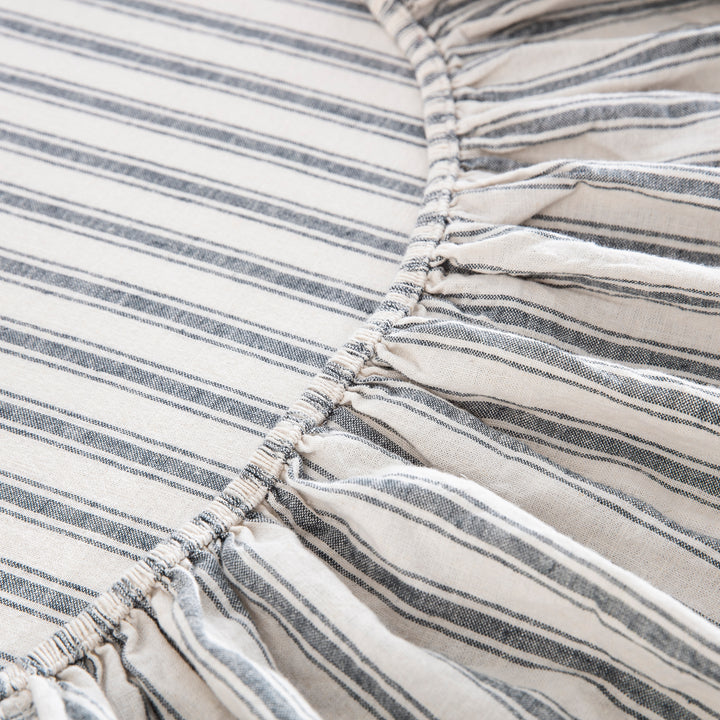 Fully elasticized classic grey striped fitted sheet with durable full-wrap stretch fitting mattresses up to 14-16 inches deep - DAUAOTO