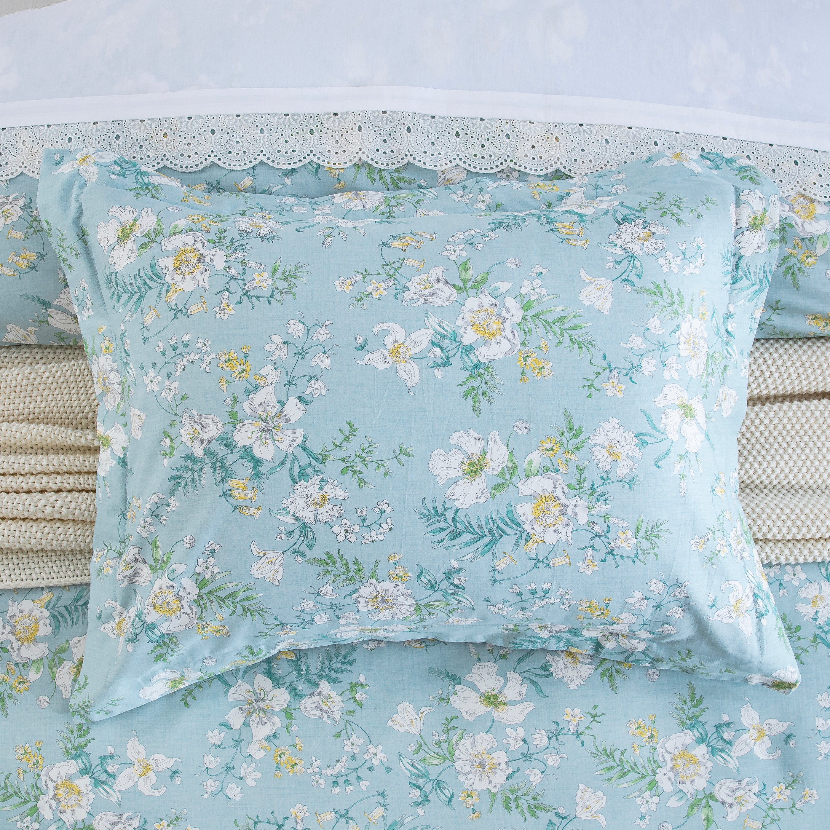 Front flat view of the DAUAOTO clear morning dew light blue floral 100% cotton pillowcase.