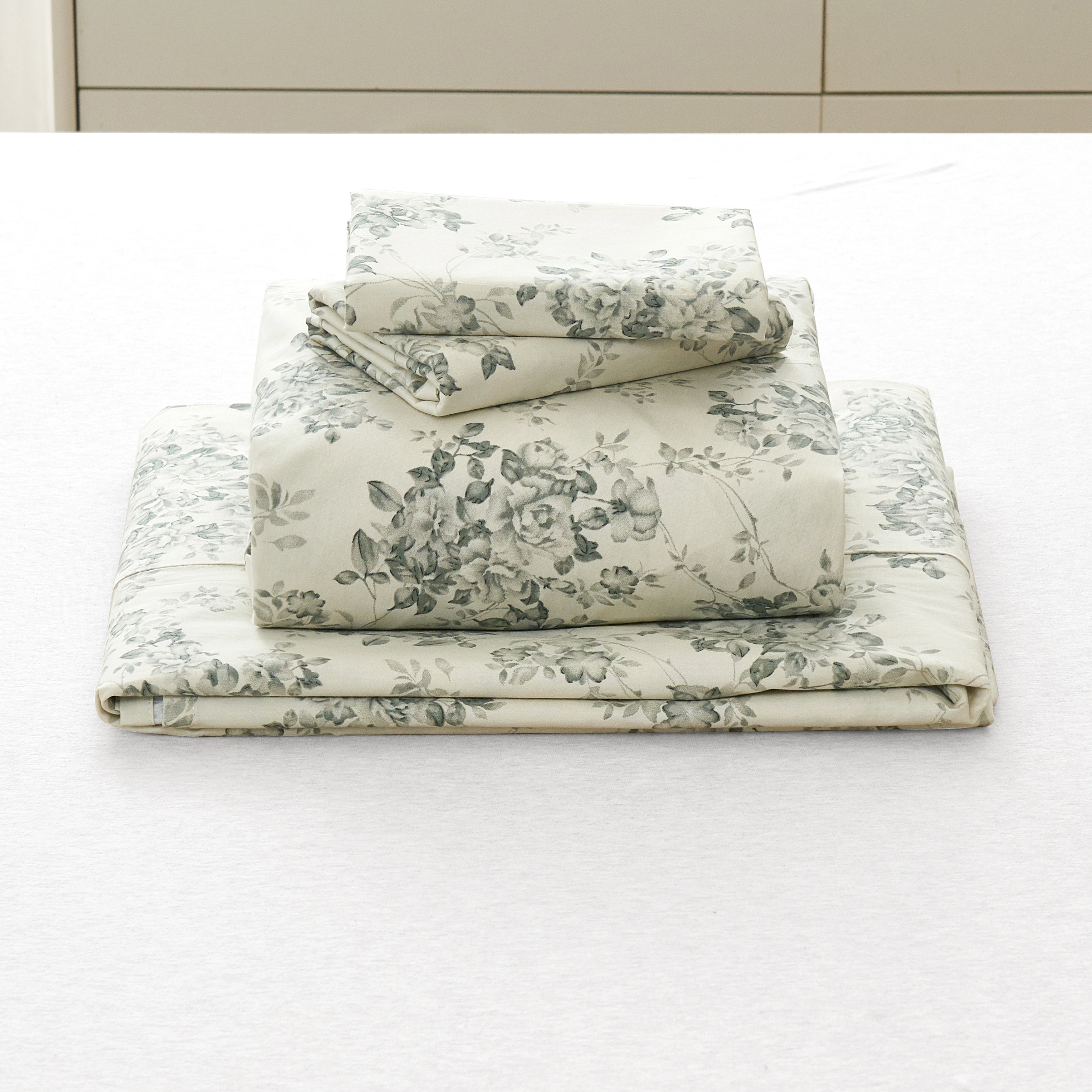 Complete charcoal rose bedding ensemble including flat sheet, fitted sheet, and matching pillowcases - DAUAOTO