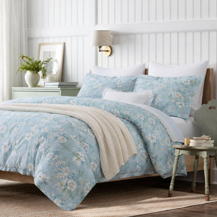 DAUAOTO clear morning dew light blue floral duvet cover set on a bed in a serene cottagecore bedroom.