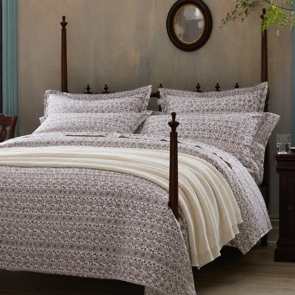 DAUAOTO vintage block print earthy boho lightweight cotton sheet set on a dark wood four-poster bed.