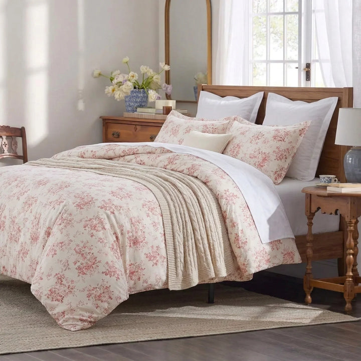 Romantic French country bedroom featuring the Vintage Blush Floral 100% cotton duvet cover set - DAUAOTO