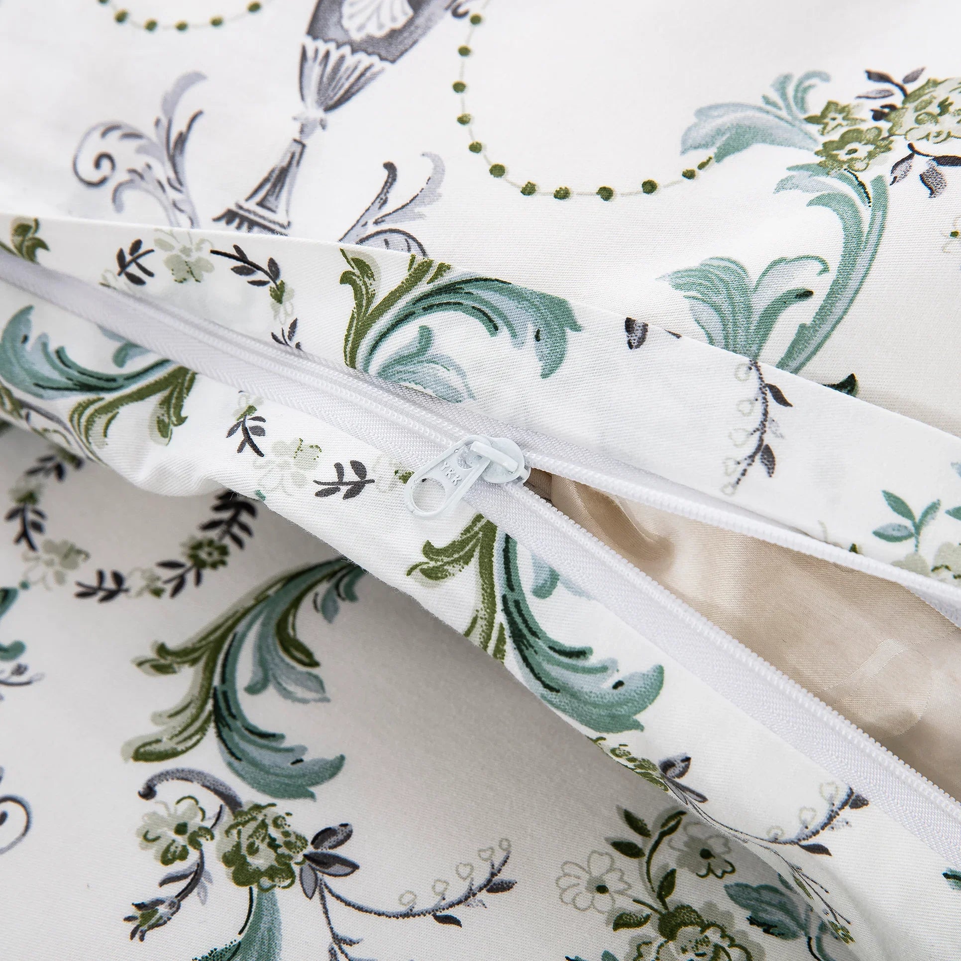 Extra-long hidden zipper closure designed for effortless bedmaking on the vintage botanical cotton duvet cover - DAUAOTO