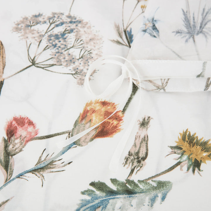 Sturdy interior corner ties to secure the duvet insert on the floral cotton bedding set - DAUAOTO