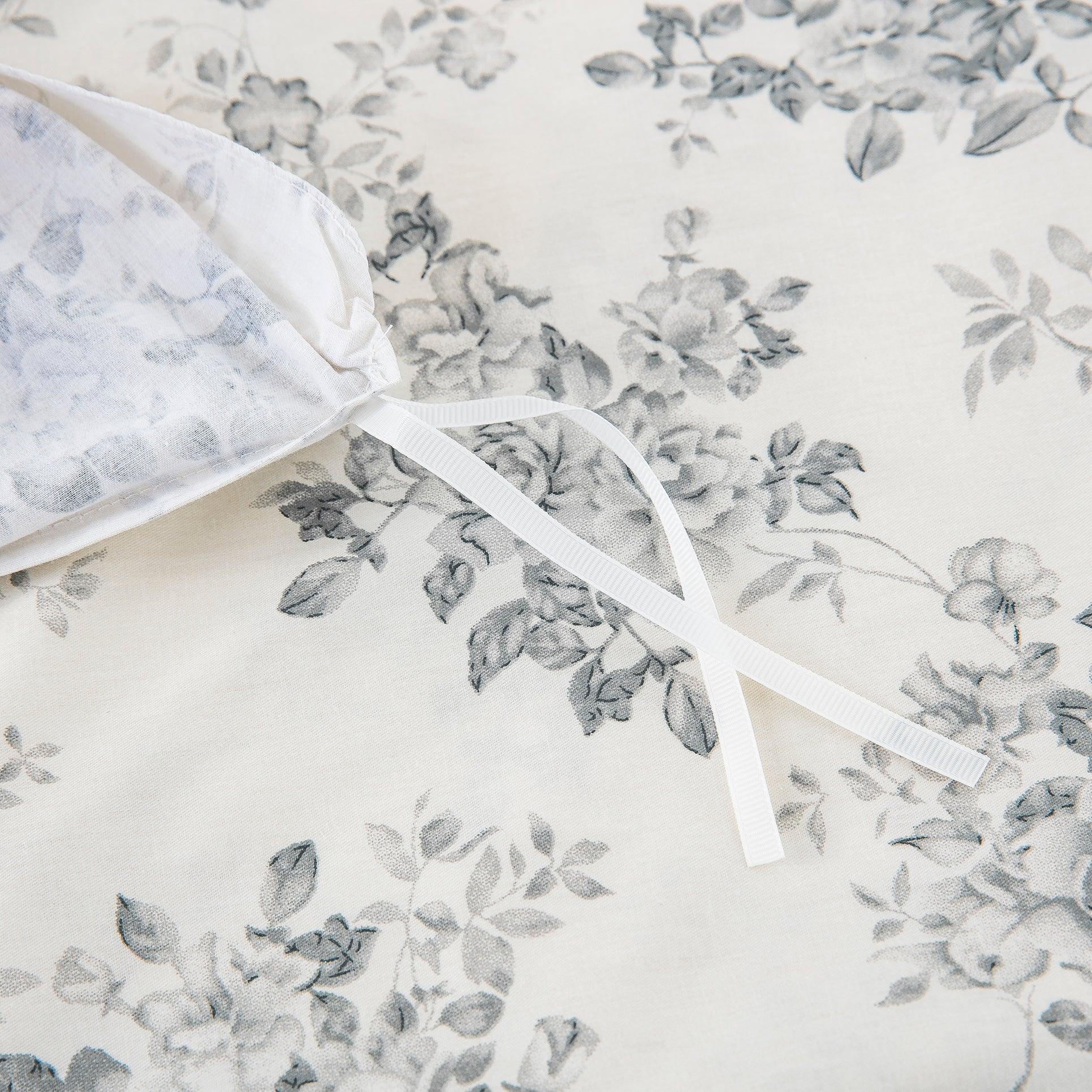 Durable interior corner ties ensuring a secure and snug fit for the duvet insert inside the gray rose cotton cover - DAUAOTO