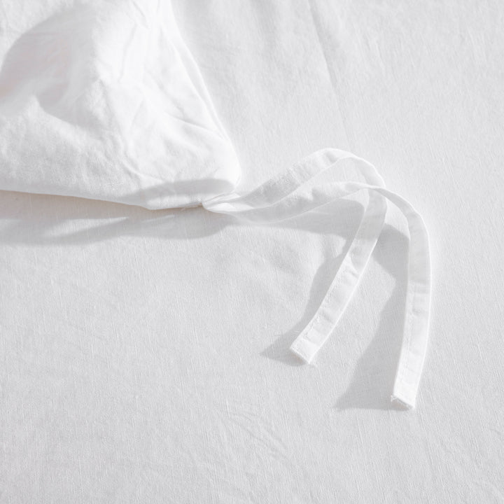 Four durable interior corner ties to keep the duvet insert secure and snug for hot sleepers - DAUAOTO
