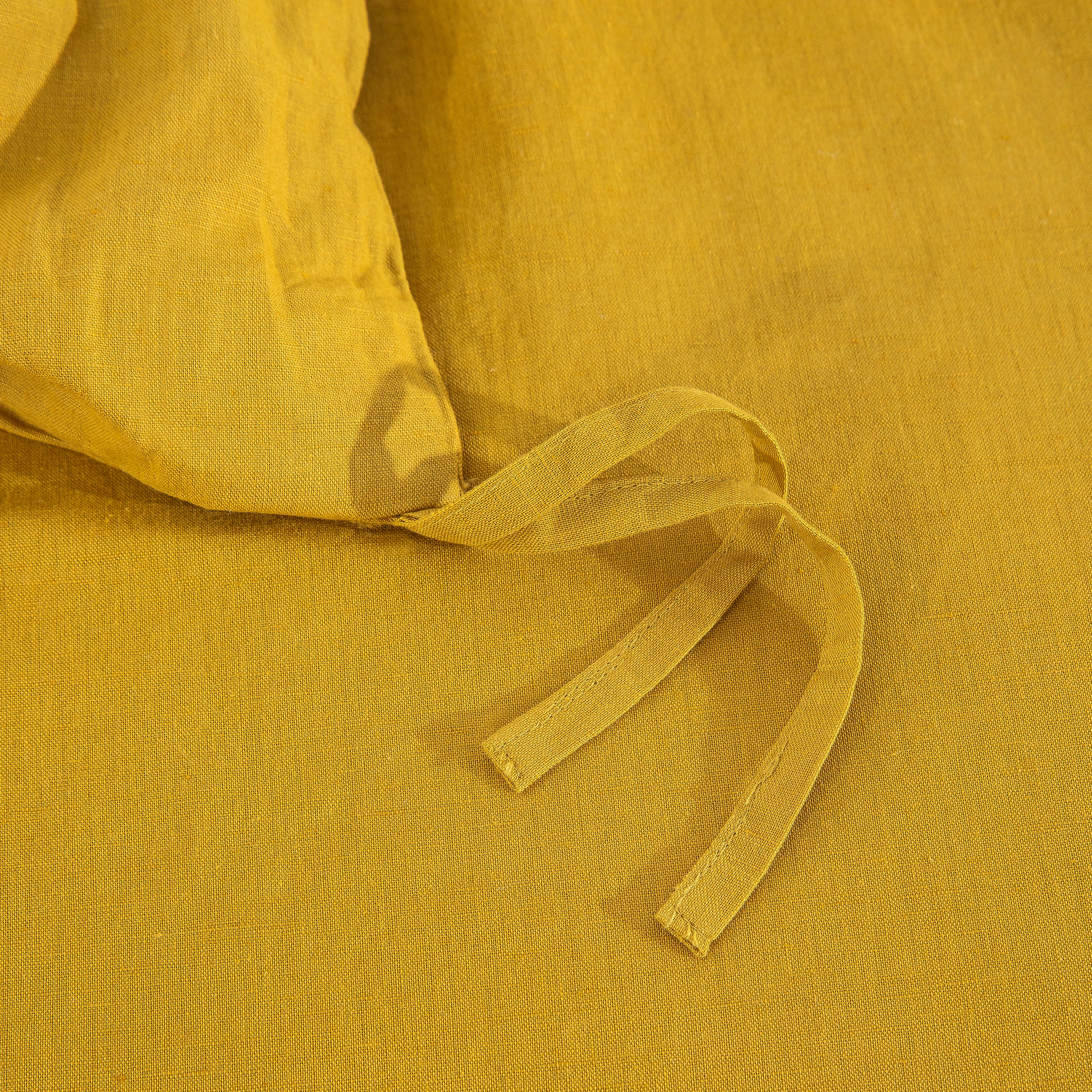 Four durable interior corner ties to keep the mustard yellow duvet insert secure and snug for all-season comfort - DAUAOTO