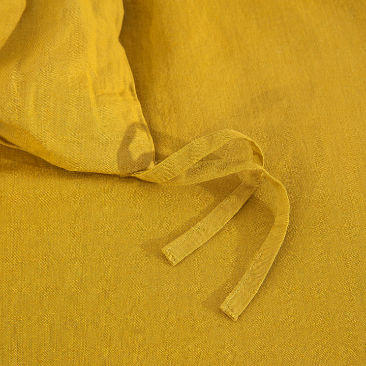 Four durable interior corner ties to keep the mustard yellow duvet insert secure and snug for all-season comfort - DAUAOTO
