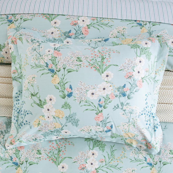 Front view of the DAUAOTO mint breeze 100% cotton floral pillowcase.