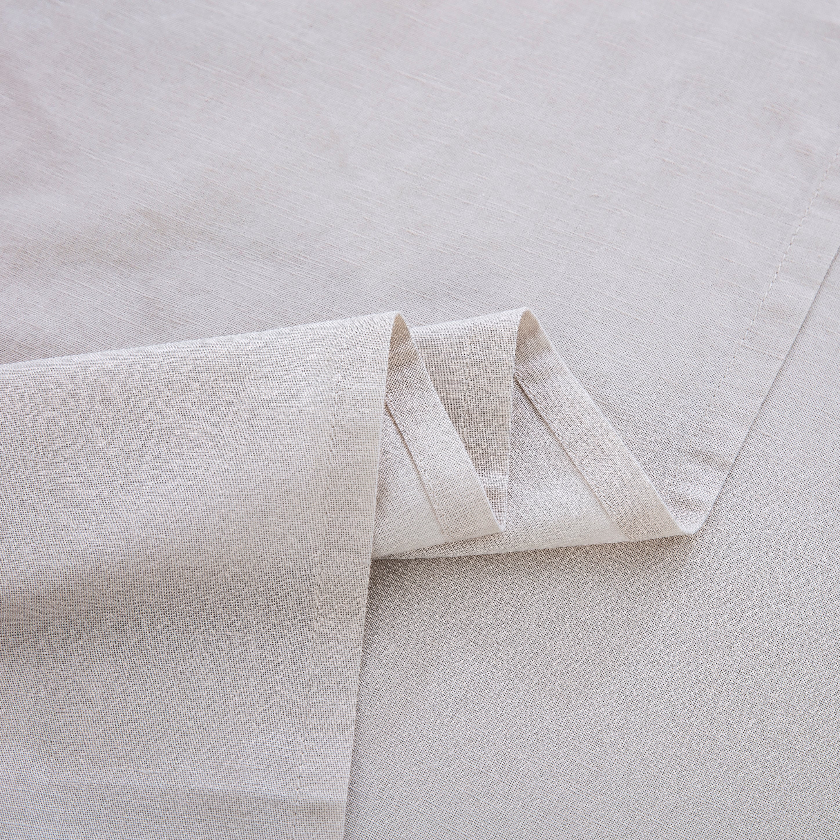 Detailed view of the prewashed natural oatmeal flat sheet highlighting the rustic texture and smooth softness - DAUAOTO