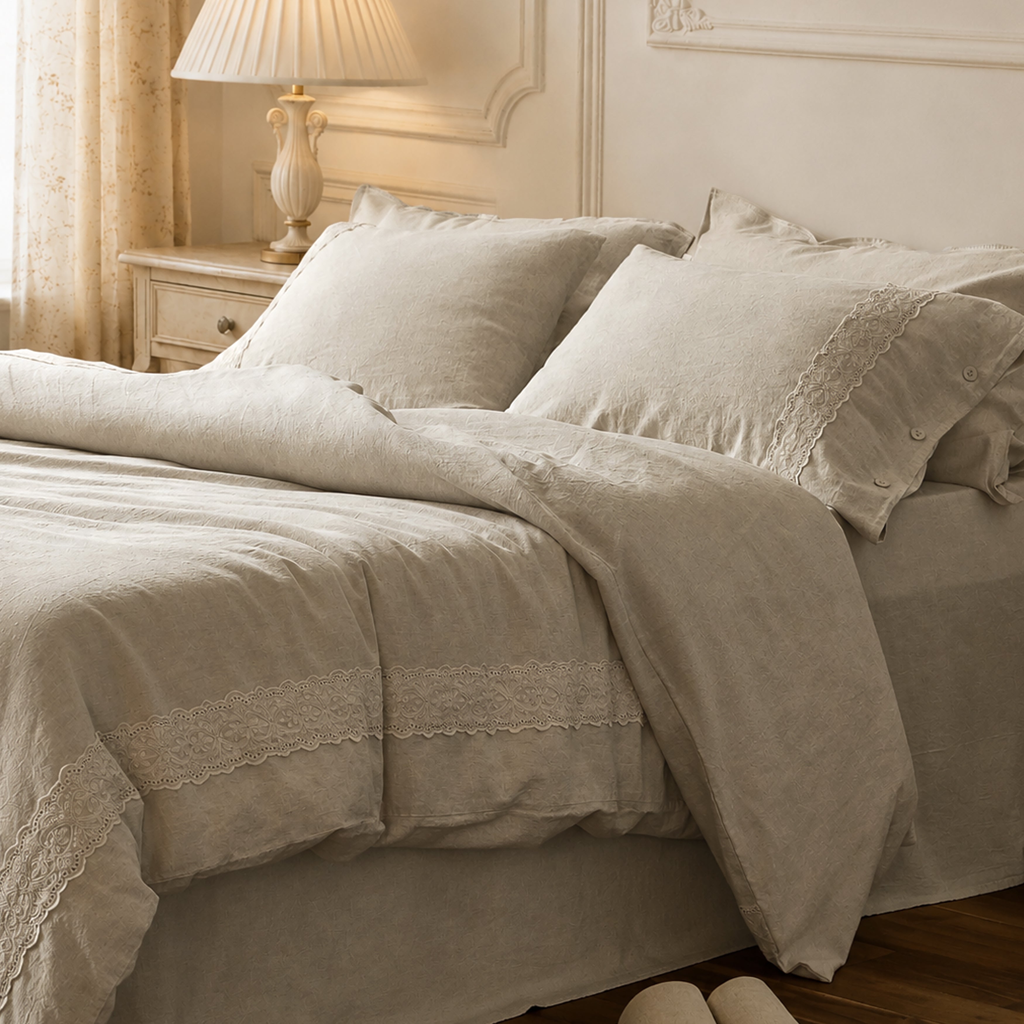 Front view of the DAUAOTO Provence linen cotton duvet cover set neatly styled on a bed.