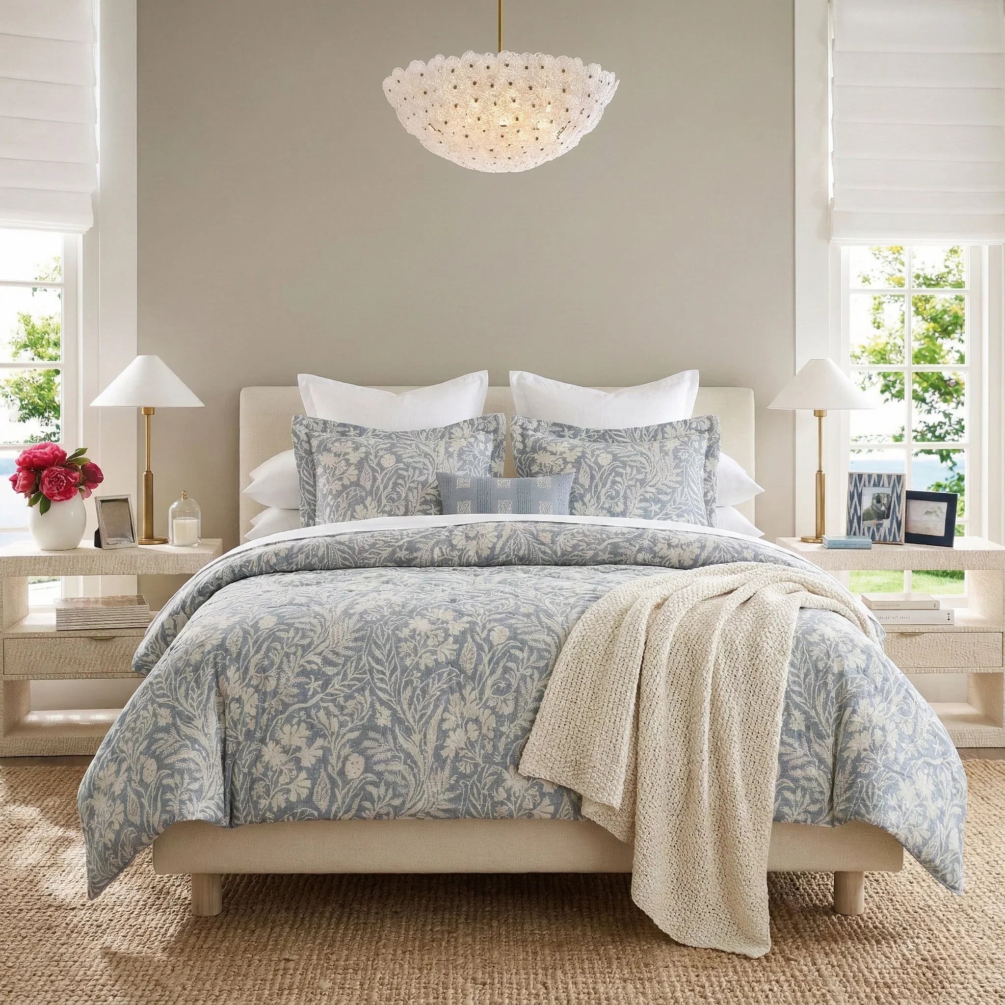 Create a serene and sophisticated retreat with the breathable dusty blue floral cotton bedding set - DAUAOTO