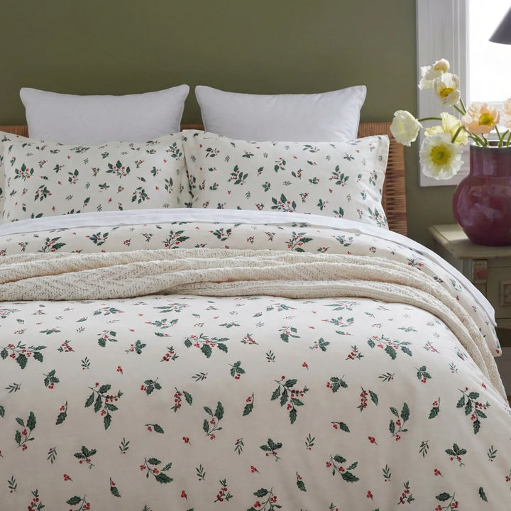 Tasteful holiday cheer bedroom setup showcasing the breathable 100% pure cotton festive bedding set - DAUAOTO