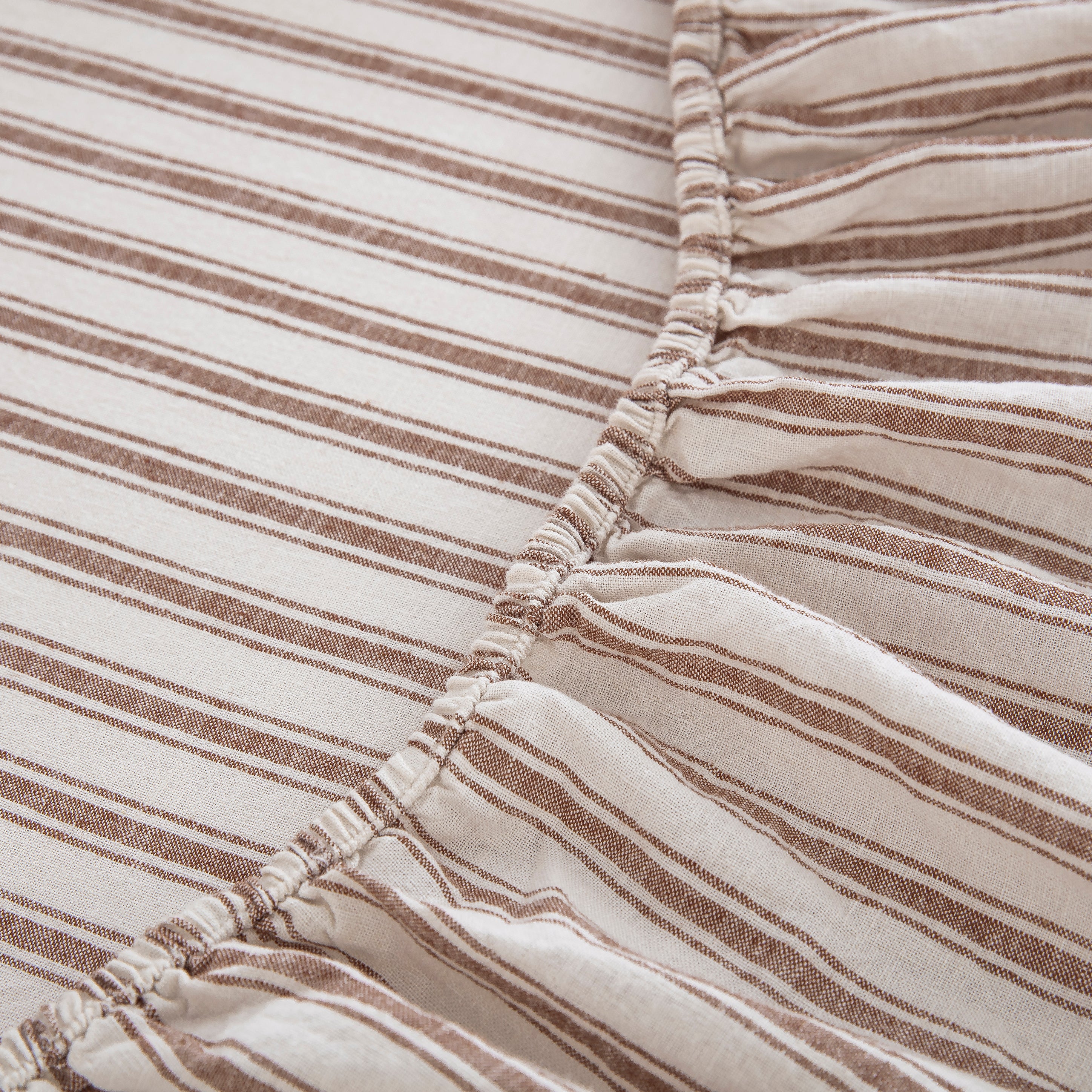 Fully elasticized taupe striped fitted sheet with durable full-wrap stretch fitting thick mattresses up to 16 inches deep - DAUAOTO