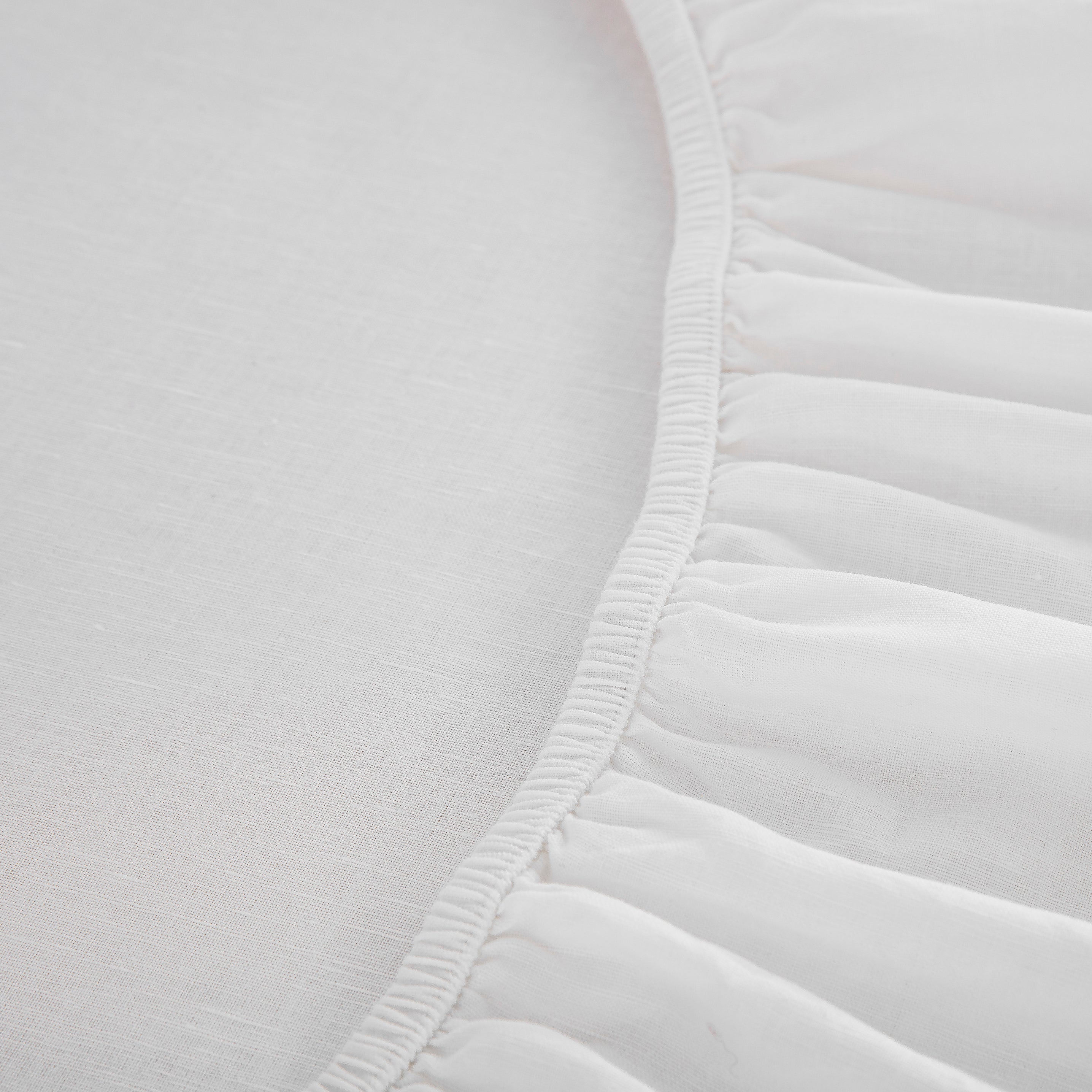 Fully elasticized white linen fitted sheet with full-wrap stretch design fitting mattresses up to 14-16 inches deep - DAUAOTO