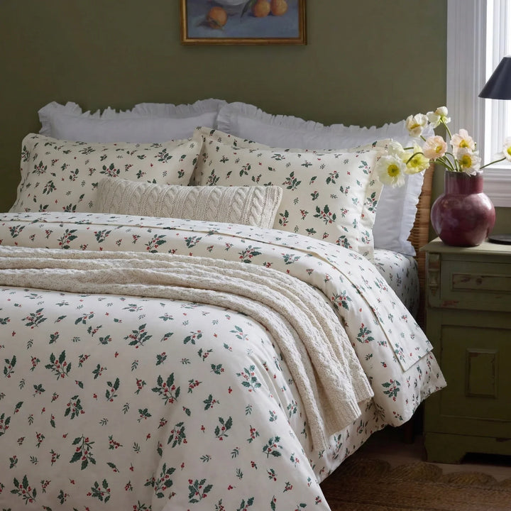 Adding a touch of holiday magic and cozy festive spirit to your bedroom with the ivory holly berry duvet cover - DAUAOTO